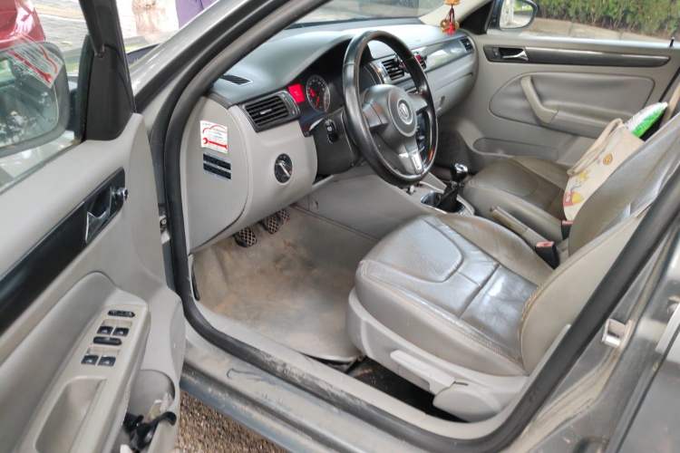 Used Volkswagen Bora 2011 1.6L Manual Comfort Version Driver Seat