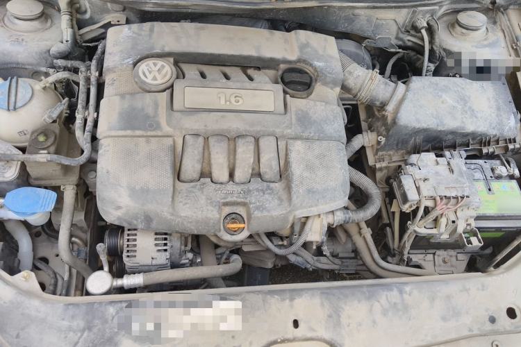Used Volkswagen Bora 2011 1.6L Manual Fashion Edition Engine Bay