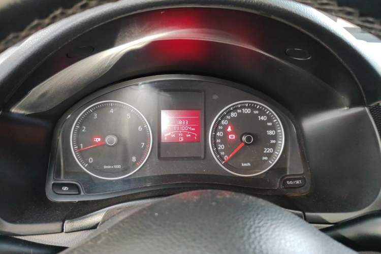 Used Volkswagen Bora 2011 1.6L Manual Comfort Version Instrument Cluster