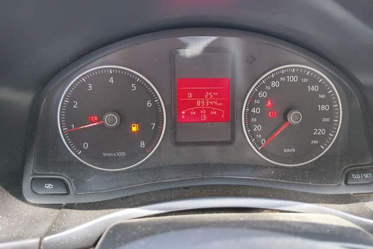 Used Volkswagen Bora 2011 1.6L Manual Fashion Edition Odometer Close Up