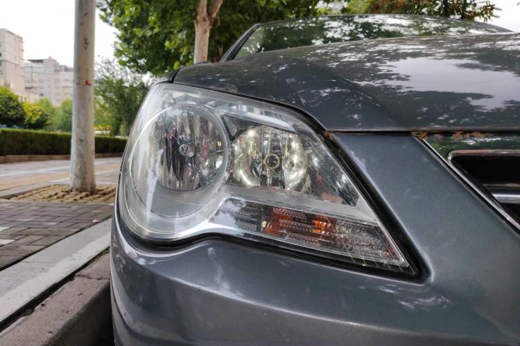 Used Volkswagen Bora 2011 1.6L Manual Comfort Version Right Front Headlight