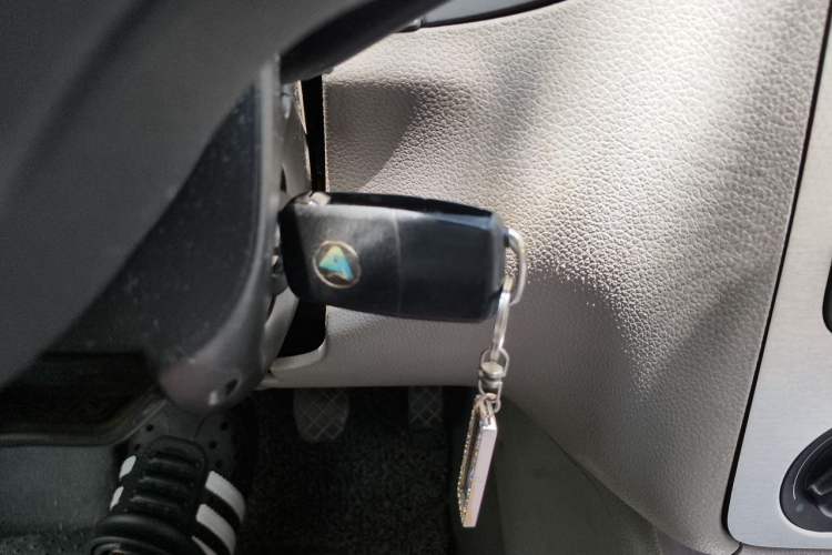 Used Volkswagen Bora 2011 1.6L Manual Fashion Edition Vehicle Key