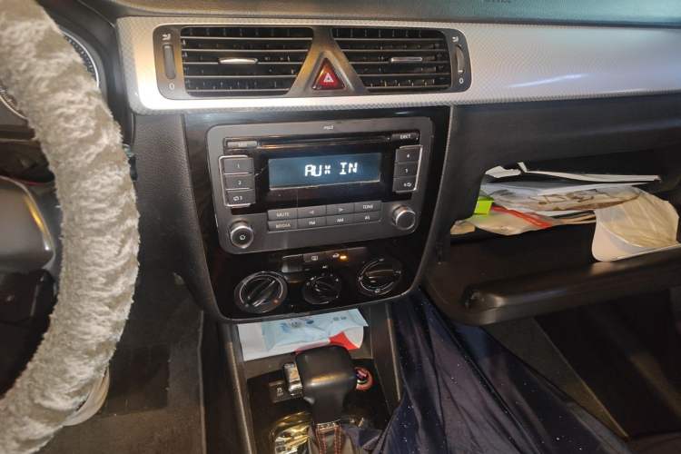 Used Volkswagen Bora 2011 1.4T Automatic Comfort Model Audio And AC Panel