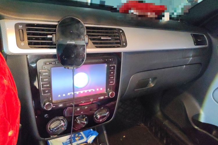 Used Volkswagen Bora 2011 1.4T AT Sportline Audio And AC Panel