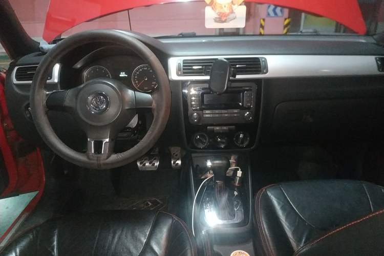 Used Volkswagen Bora 2011 1.4T AT Sportline Center Console