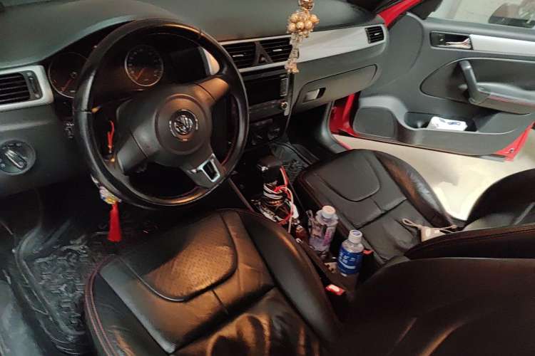 Used Volkswagen Bora 2011 1.4T AT Sportline Center Console