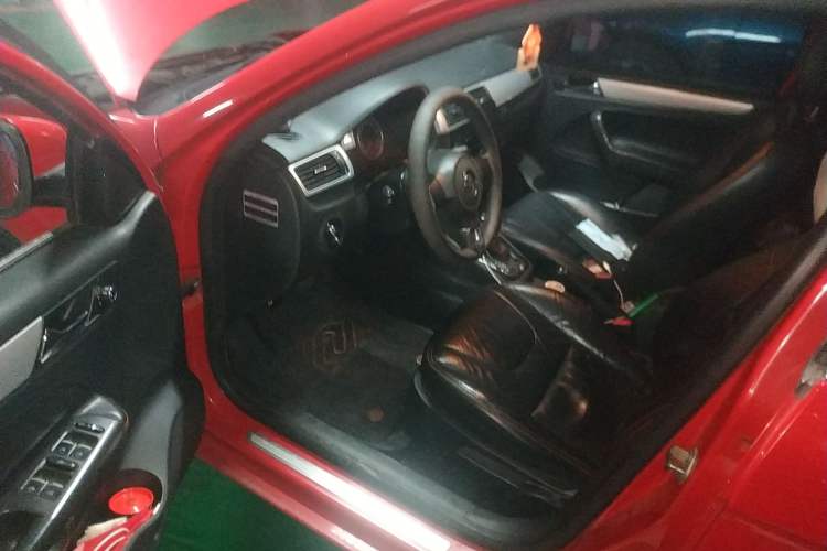 Used Volkswagen Bora 2011 1.4T AT Sportline Driver Seat