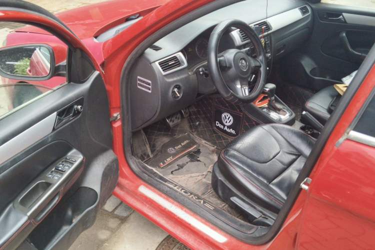 Used Volkswagen Bora 2011 1.4T AT Sportline Driver Seat