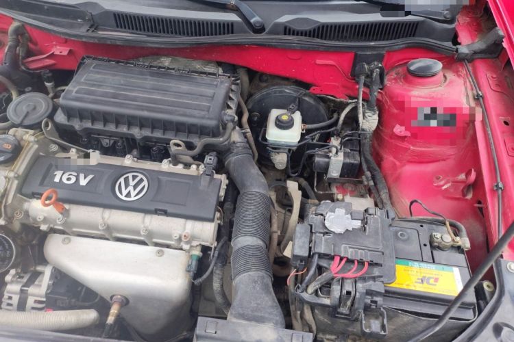 Used Volkswagen Bora 2011 1.6L Manual Fashion Edition Engine Bay Left