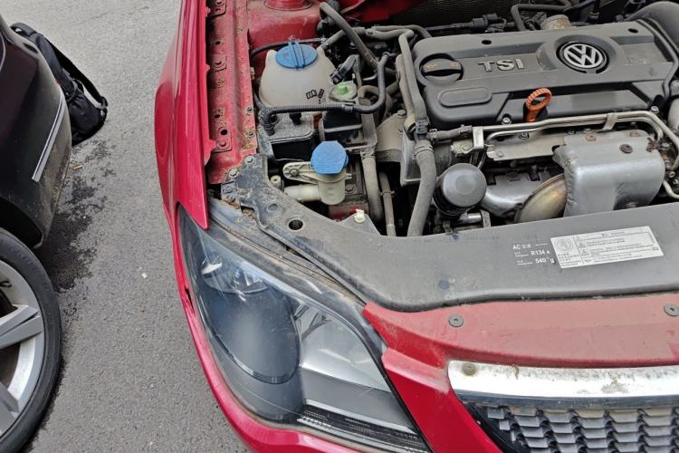 Used Volkswagen Bora 2011 1.4T AT Sportline Engine Bay Right