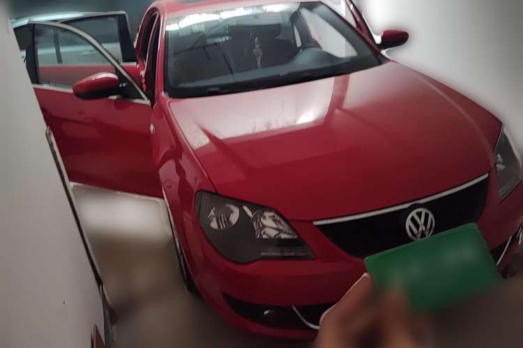 Used Volkswagen Bora 2011 1.4T AT Sportline Front Right 45 Deg