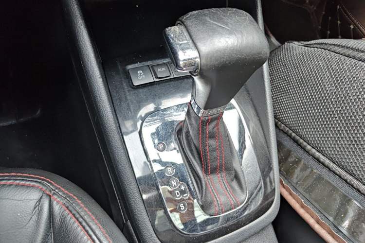 Used Volkswagen Bora 2011 1.4T AT Sportline Gear Lever