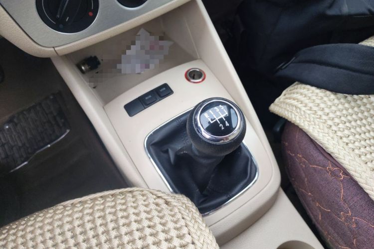Used Volkswagen Bora 2011 1.6L Manual Fashion Edition Gear Lever