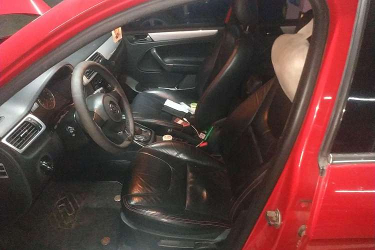 Used Volkswagen Bora 2011 1.4T AT Sportline Left Front Seat