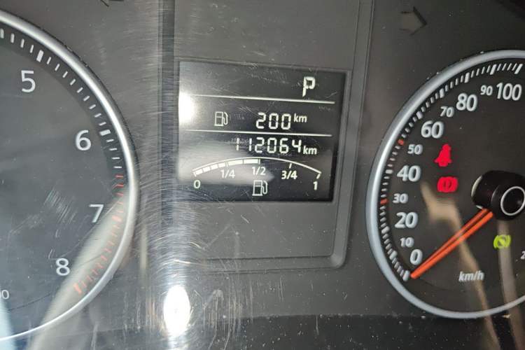Used Volkswagen Bora 2011 1.4T AT Sportline Odometer Close Up