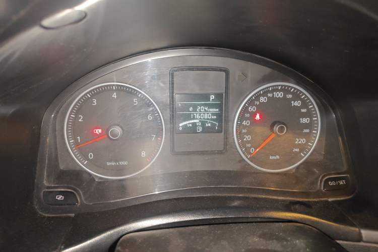 Used Volkswagen Bora 2011 1.4T Automatic Comfort Model Odometer Close Up