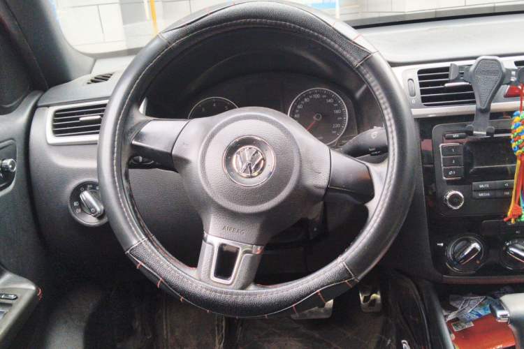 Used Volkswagen Bora 2011 1.4T AT Sportline Steering Wheel