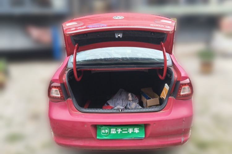 Used Volkswagen Bora 2011 1.4T AT Sportline Trunk