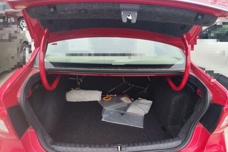 Used Volkswagen Bora 2011 1.6L Manual Fashion Edition Trunk