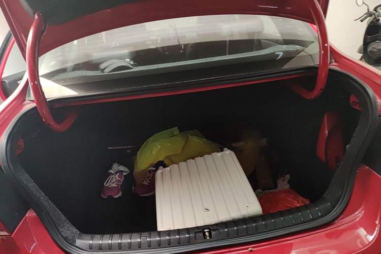Used Volkswagen Bora 2011 1.4T AT Sportline Trunk