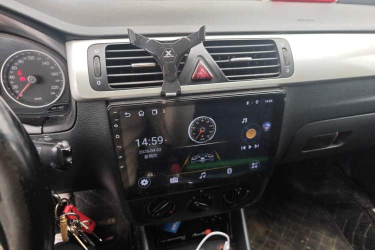 Used Volkswagen Bora 2011 1.4T Manual Comfort Model Audio And AC Panel
