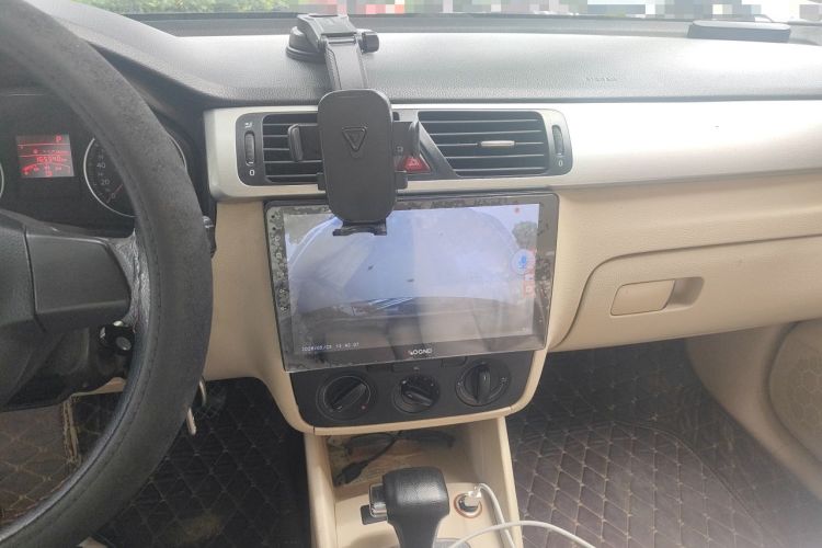 Used Volkswagen Bora 2011 1.6L Automatic Fashion Edition Audio And AC Panel
