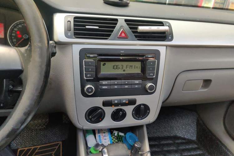 Used Volkswagen Bora 2011 1.6L Automatic Comfort Model Audio And AC Panel