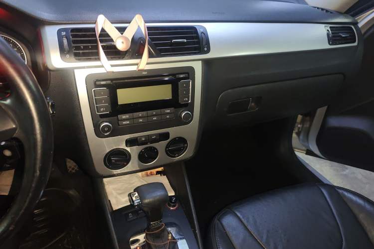 Used Volkswagen Bora 2011 1.4T Automatic Comfort Model Audio And AC Panel