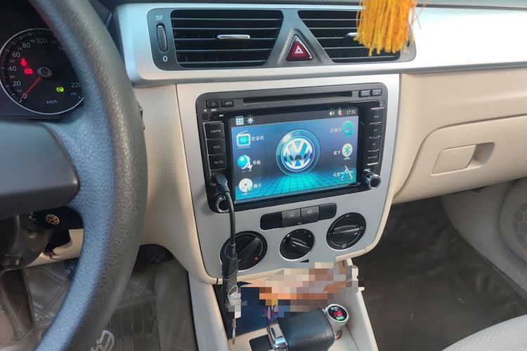 Used Volkswagen Bora 2011 1.6L Automatic Fashion Edition Audio And AC Panel