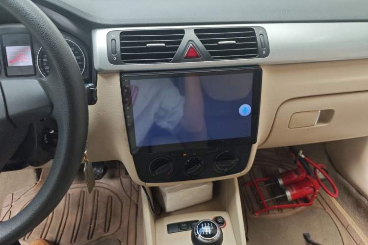 Used Volkswagen Bora 2011 1.6L Manual Fashion Edition Audio And AC Panel