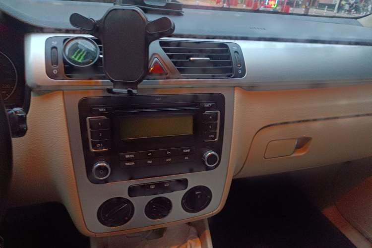 Used Volkswagen Bora 2011 1.4T Automatic Comfort Model Audio And AC Panel