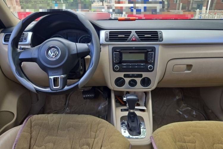 Used Volkswagen Bora 2011 1.4T Automatic Comfort Model Center Console