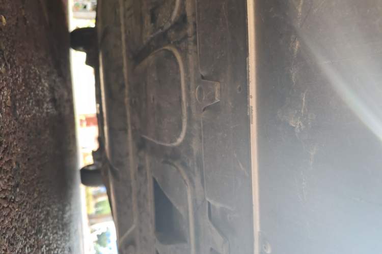 Used Volkswagen Bora 2011 1.6L Automatic Fashion Edition Chassis Front