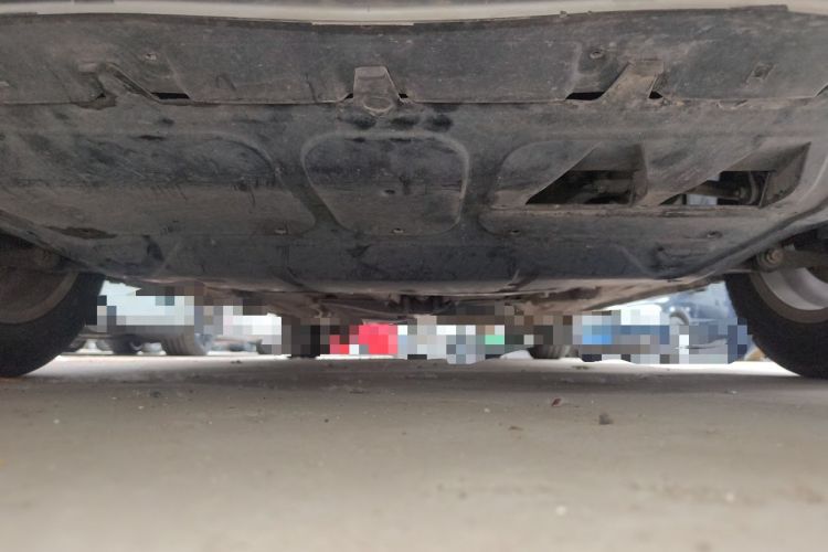 Used Volkswagen Bora 2011 1.6L Manual Comfort Version Chassis Front
