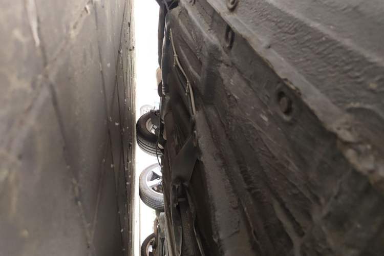 Used Volkswagen Bora 2011 1.6L Automatic Comfort Model Chassis Front Right