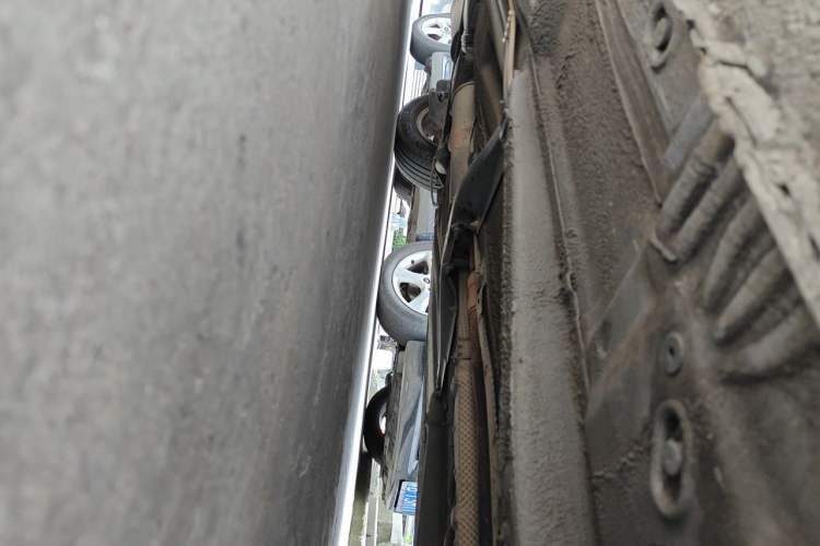 Used Volkswagen Bora 2011 1.6L Automatic Comfort Model Chassis Front Right