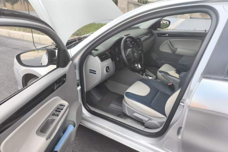 Used Volkswagen Bora 2011 1.6L Automatic Comfort Model Driver Seat