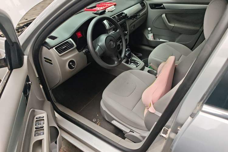 Used Volkswagen Bora 2011 1.6L Automatic Fashion Edition Driver Seat