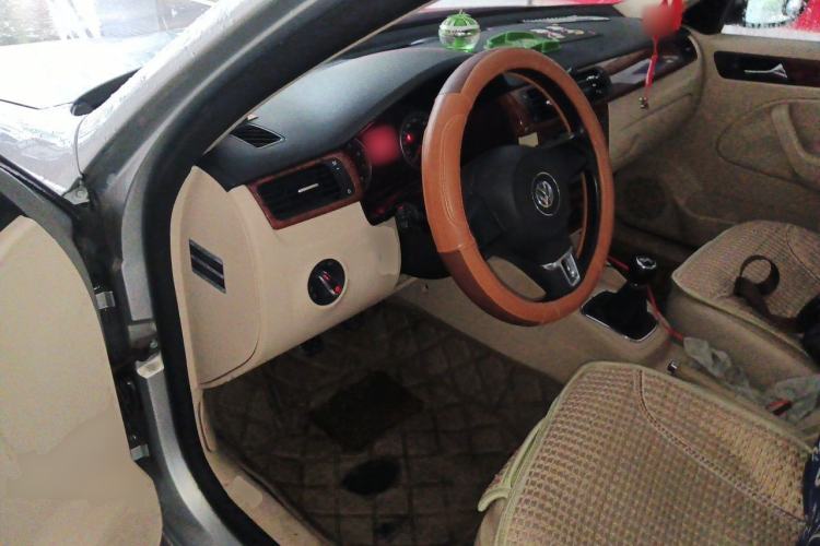 Used Volkswagen Bora 2011 1.6L Manual Comfort Version Driver Seat