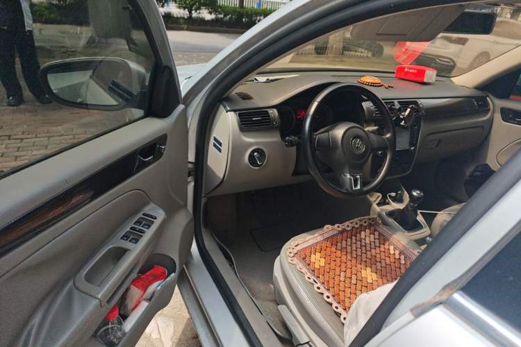 Used Volkswagen Bora 2011 1.6L Manual Comfort Version Driver Seat
