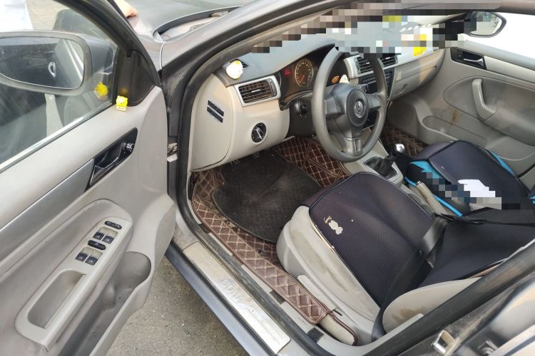 Used Volkswagen Bora 2011 1.6L Manual Fashion Edition Driver Seat