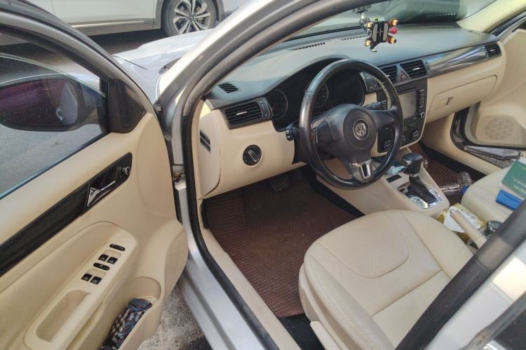Used Volkswagen Bora 2011 1.4T Automatic Luxury Model Driver Seat