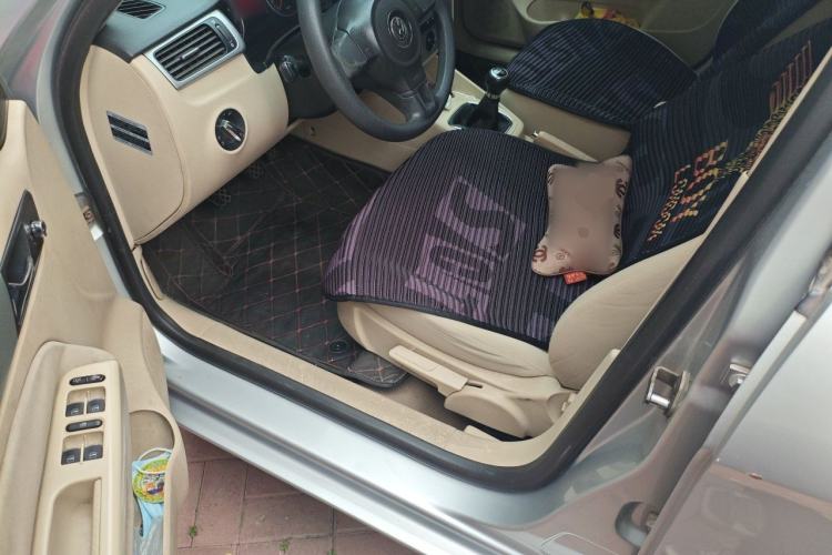Used Volkswagen Bora 2011 1.6L Manual Fashion Edition Driver Seat