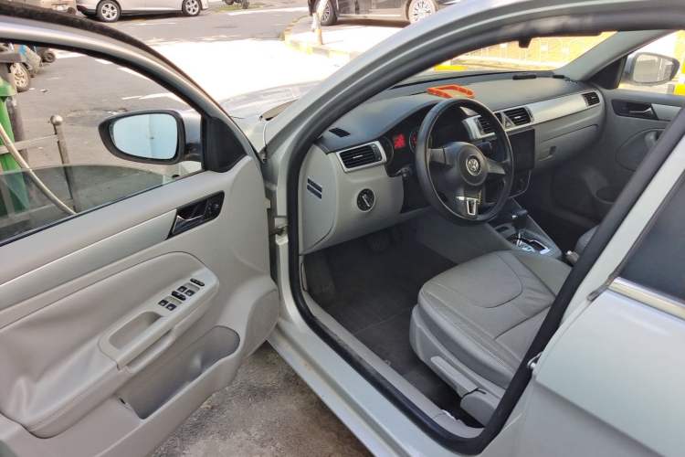 Used Volkswagen Bora 2011 1.6L Automatic Comfort Model Driver Seat