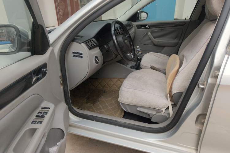 Used Volkswagen Bora 2011 1.6L Manual Comfort Version Driver Seat