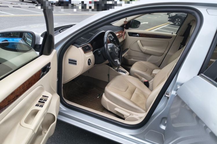 Used Volkswagen Bora 2011 1.6L Automatic Comfort Model Driver Seat