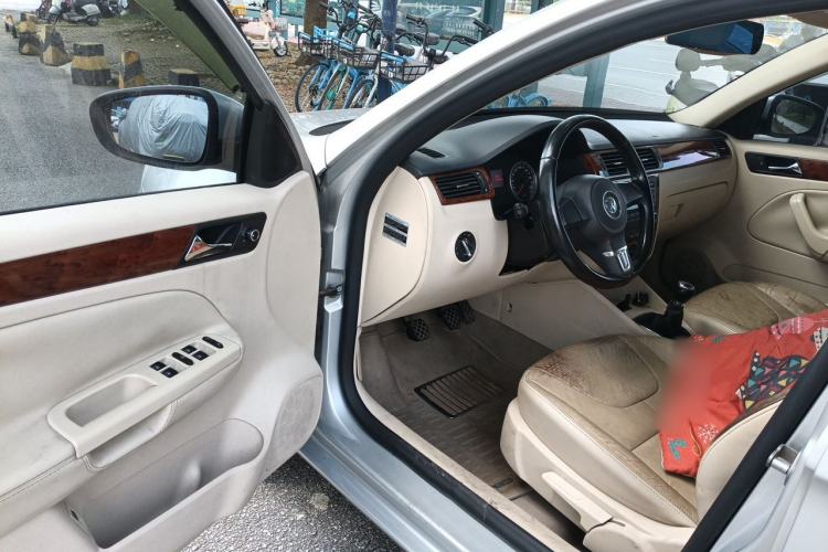 Used Volkswagen Bora 2011 1.6L Manual Comfort Version Driver Seat