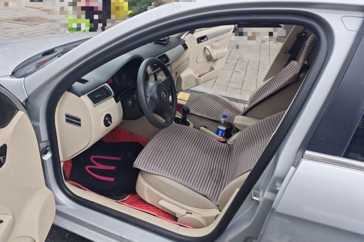 Used Volkswagen Bora 2011 1.6L Manual Fashion Edition Driver Seat