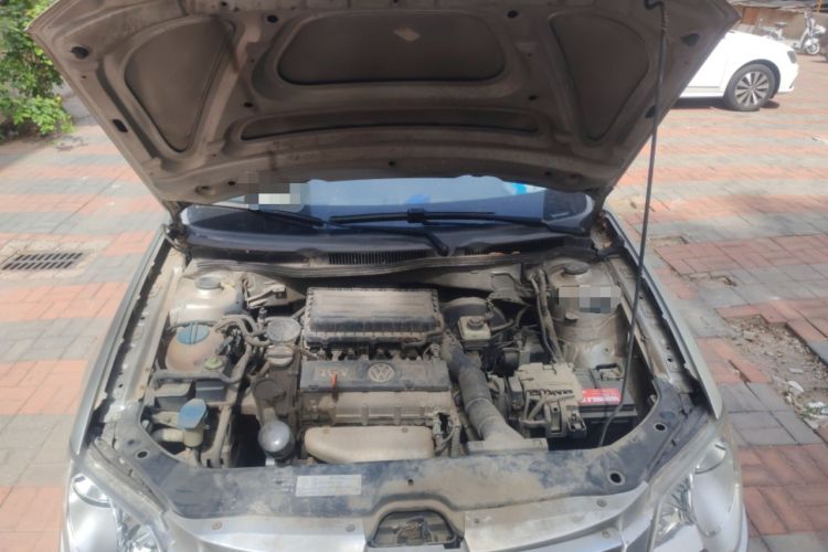 Used Volkswagen Bora 2011 1.6L Manual Fashion Edition Engine Bay