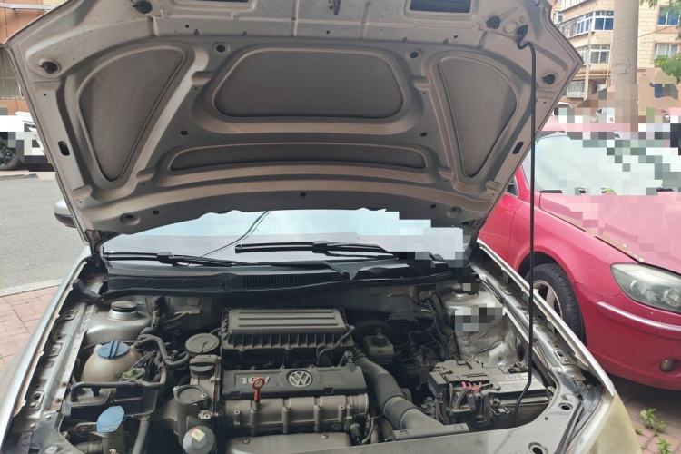 Used Volkswagen Bora 2011 1.6L Manual Fashion Edition Engine Bay